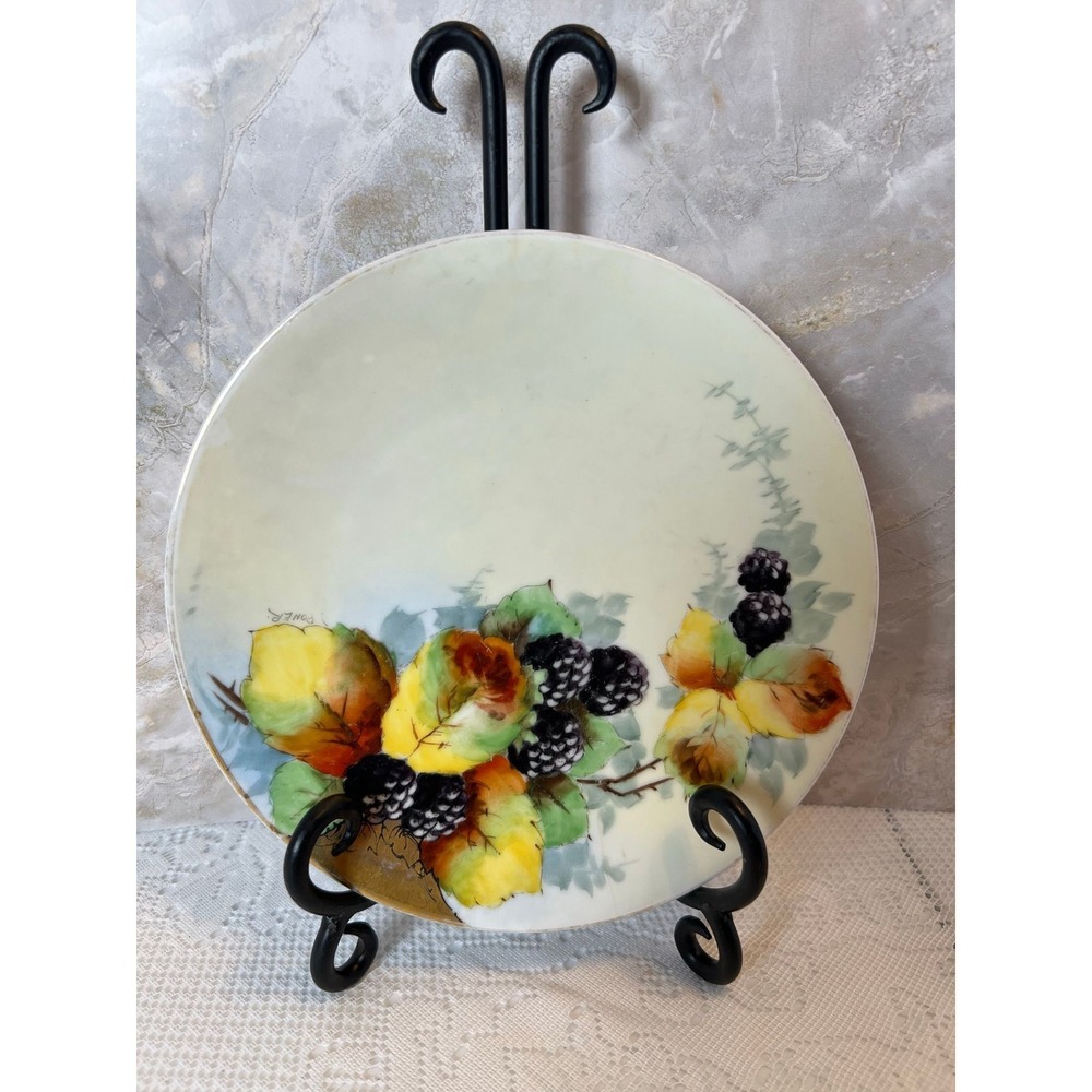 274 Bavaria China‎ blackberries/gold leaves plate